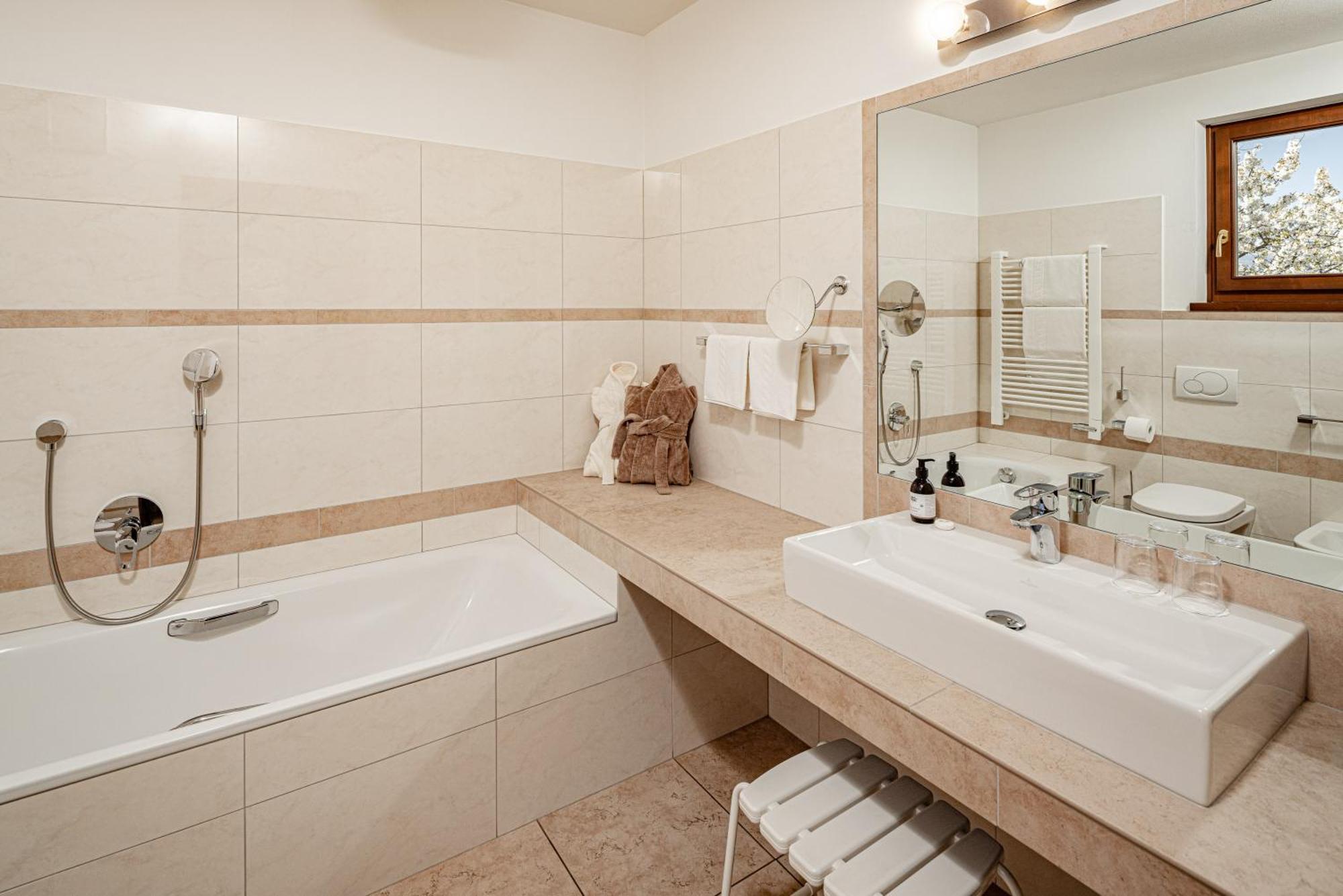 Hotel Haus Am Hang Caldaro sulla Strada del Vino Habitación foto